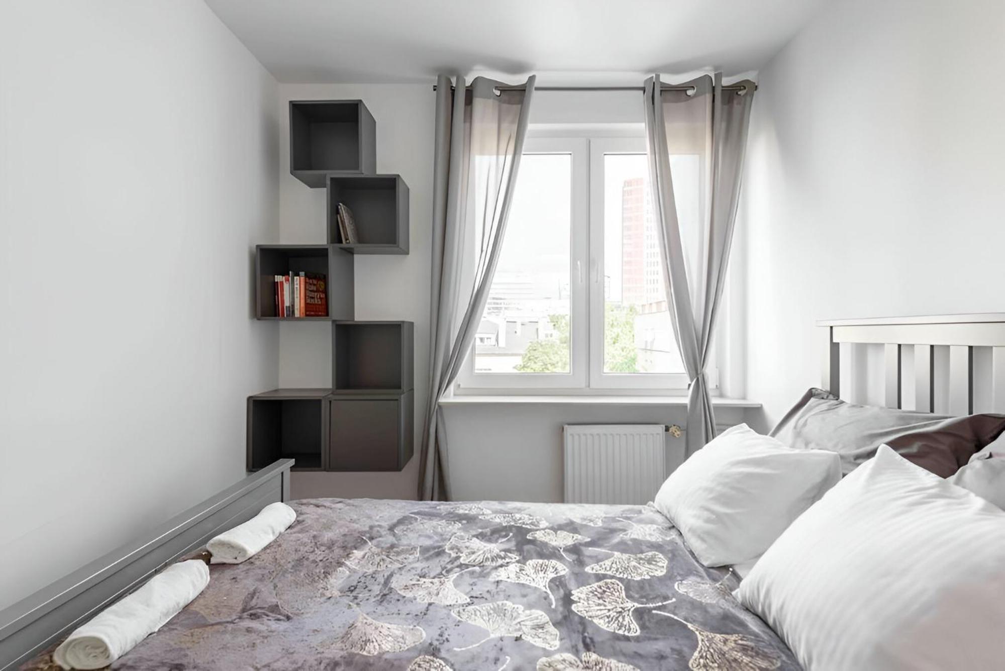 Leisure Central Zlota Lovely 2 Bedroom Leilighet Warszawa